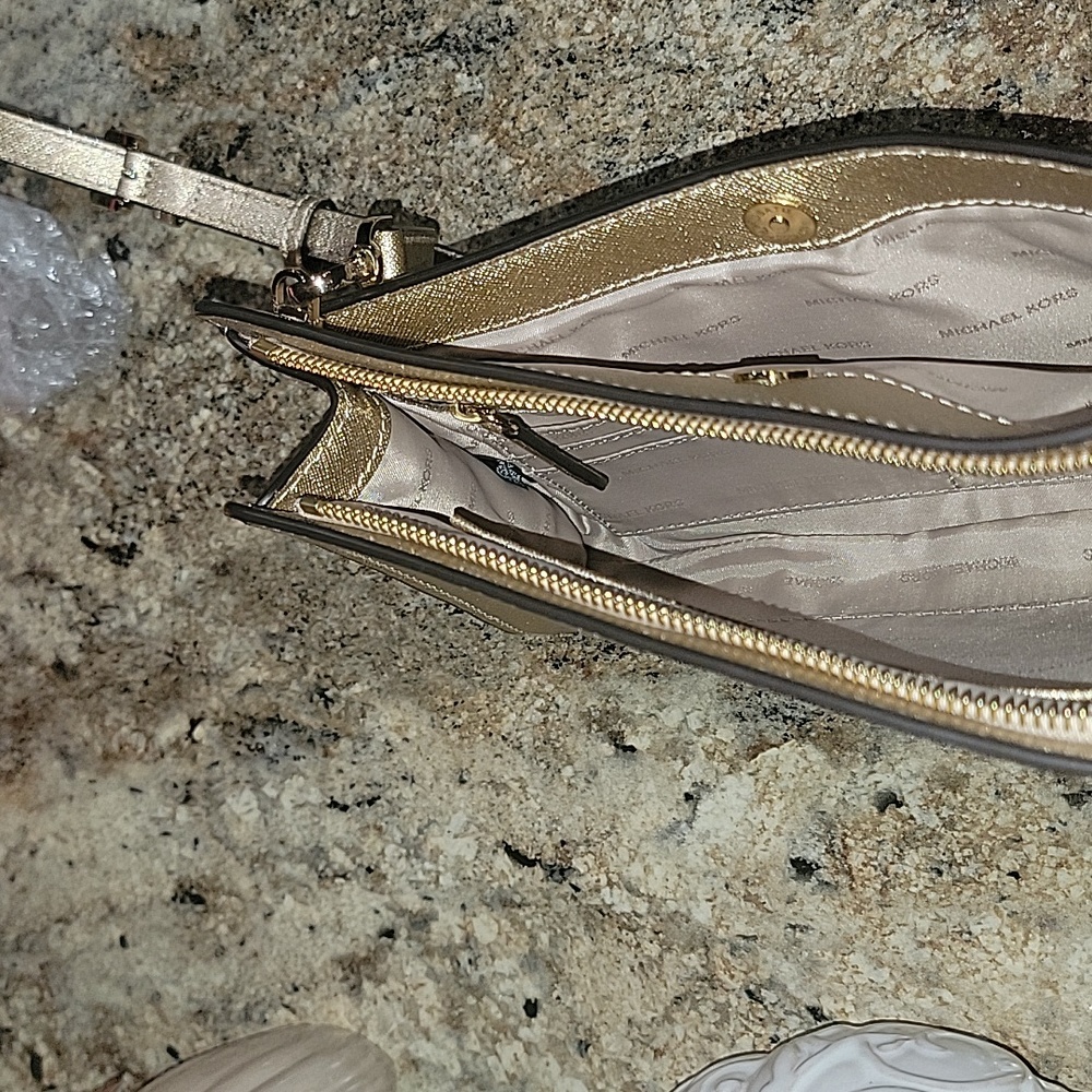 Michael Kors NWOT Metallic Gold Crossbody - Picture 8 of 11